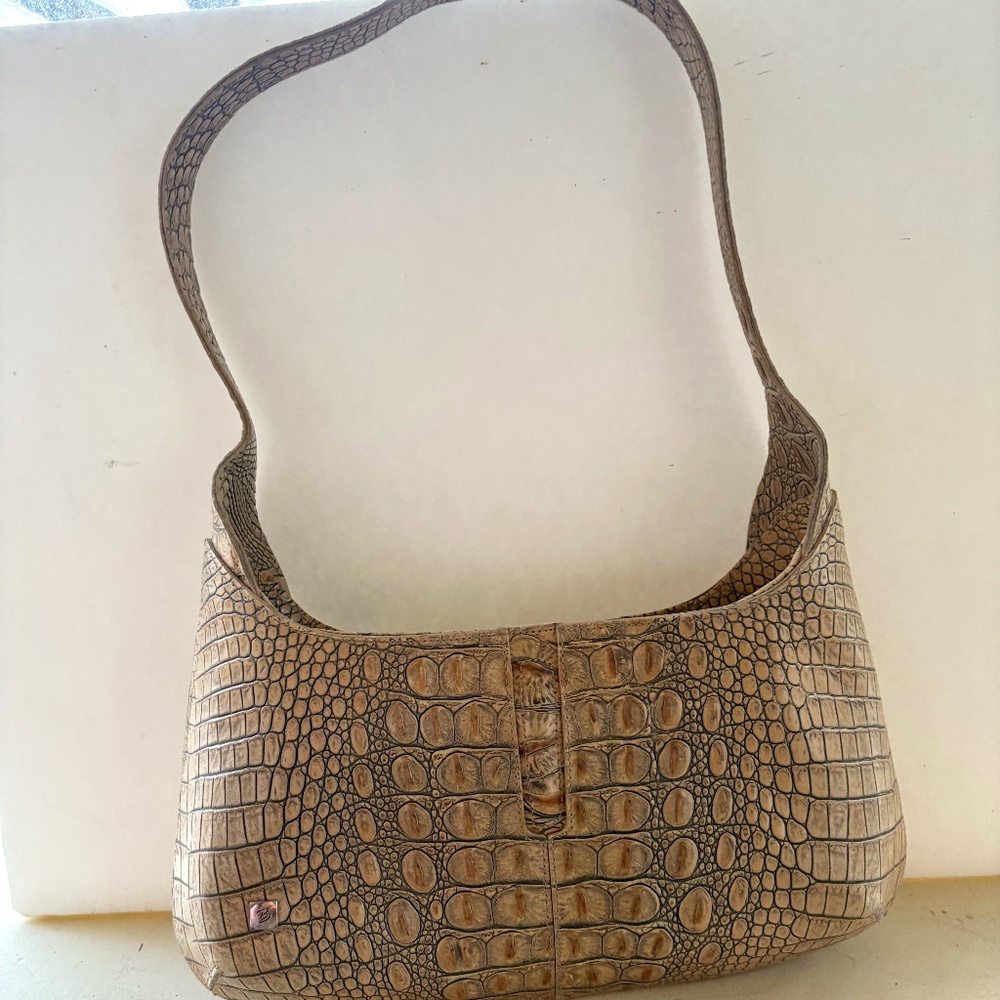 Besso shoulder bag. Embossed crocodile leather, tan color